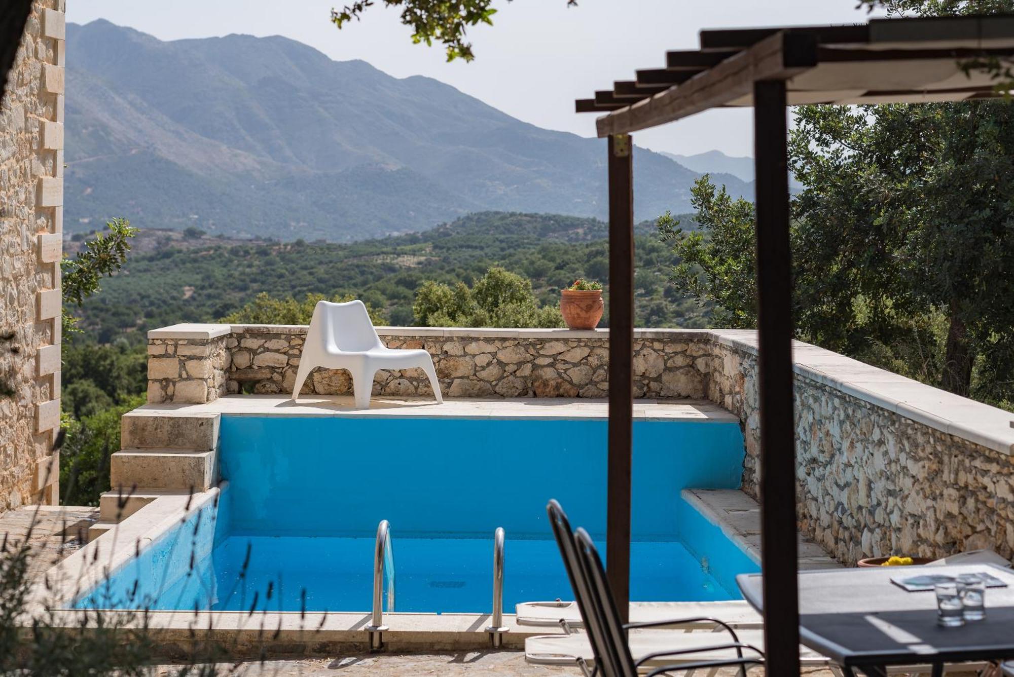 Koules Estate, With Private Pools & Bbq - Embracing Nature, By Thinkvilla Argouli Номер фото