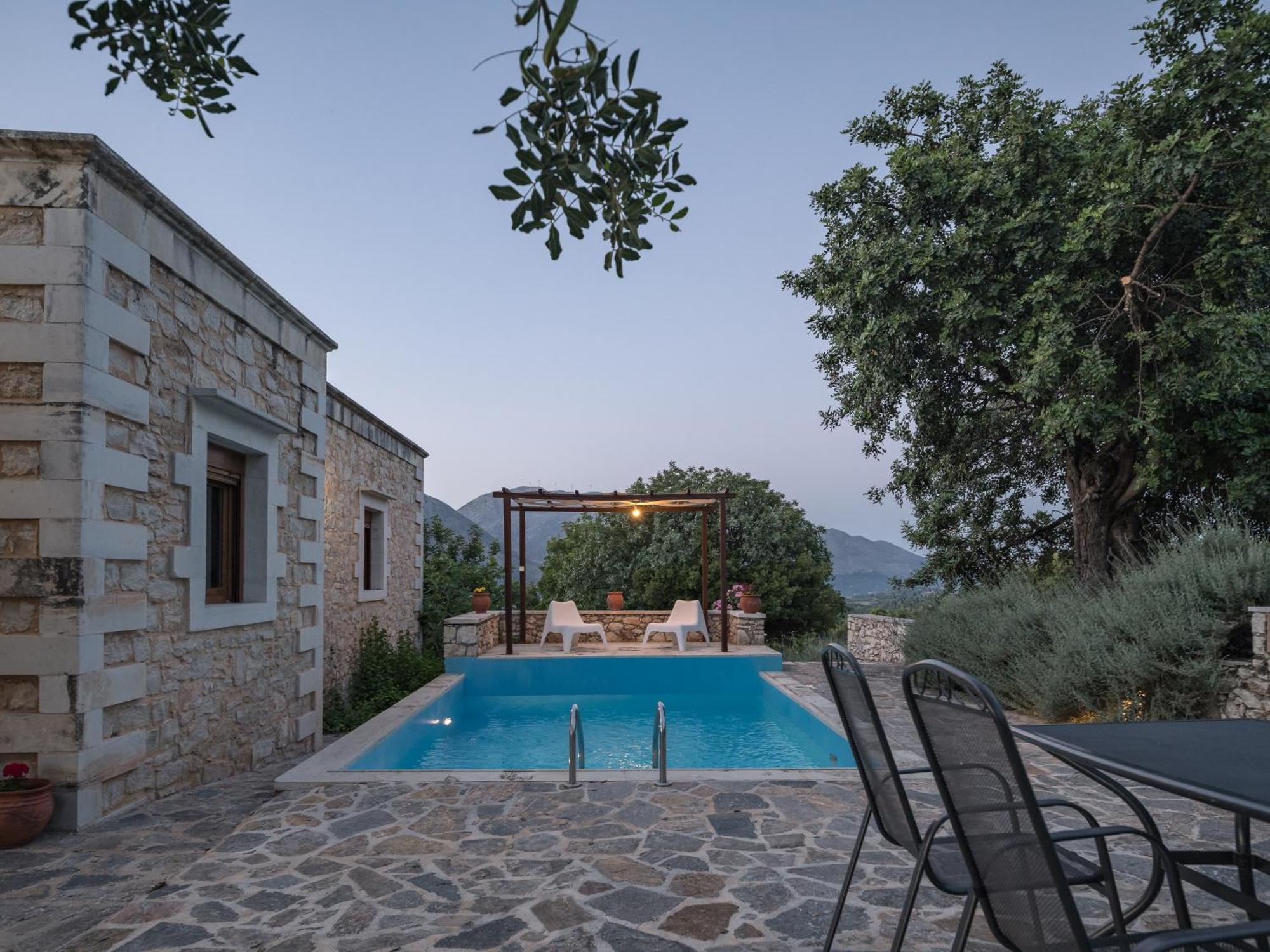 Koules Estate, With Private Pools & Bbq - Embracing Nature, By Thinkvilla Argouli Номер фото