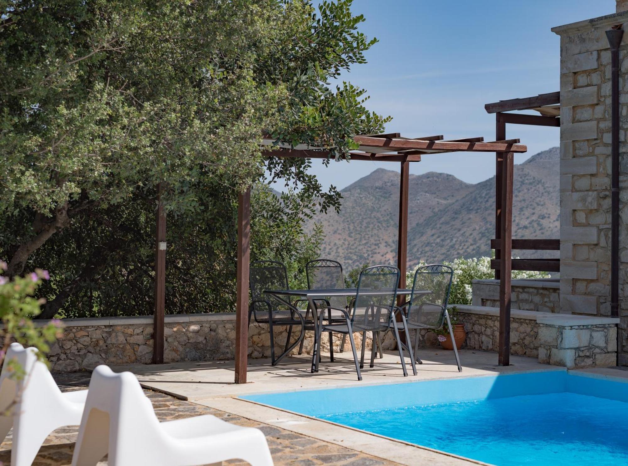 Koules Estate, With Private Pools & Bbq - Embracing Nature, By Thinkvilla Argouli Номер фото